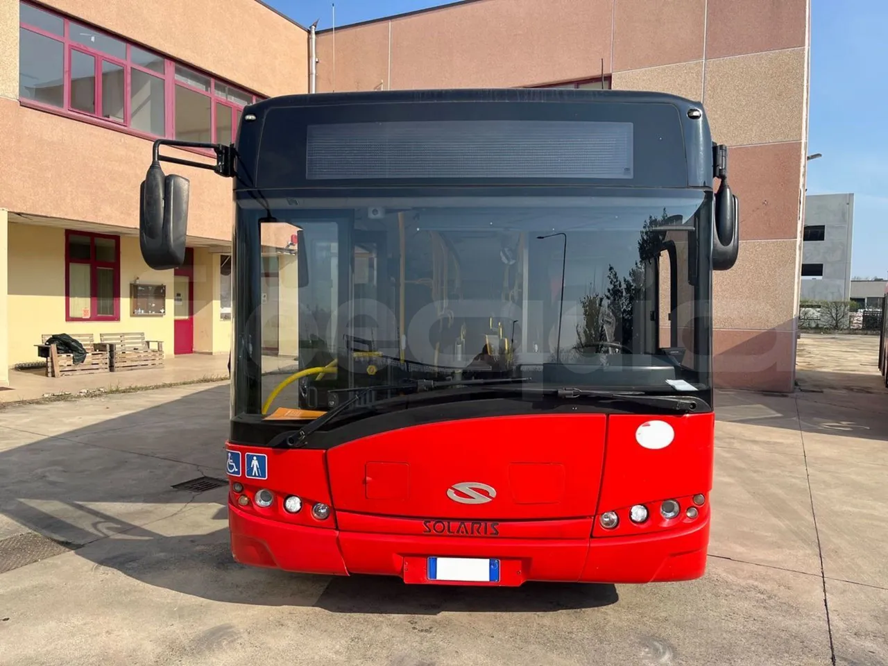 Solaris Urbino 12 - Euro6 - 240kW - 12mt - front photo