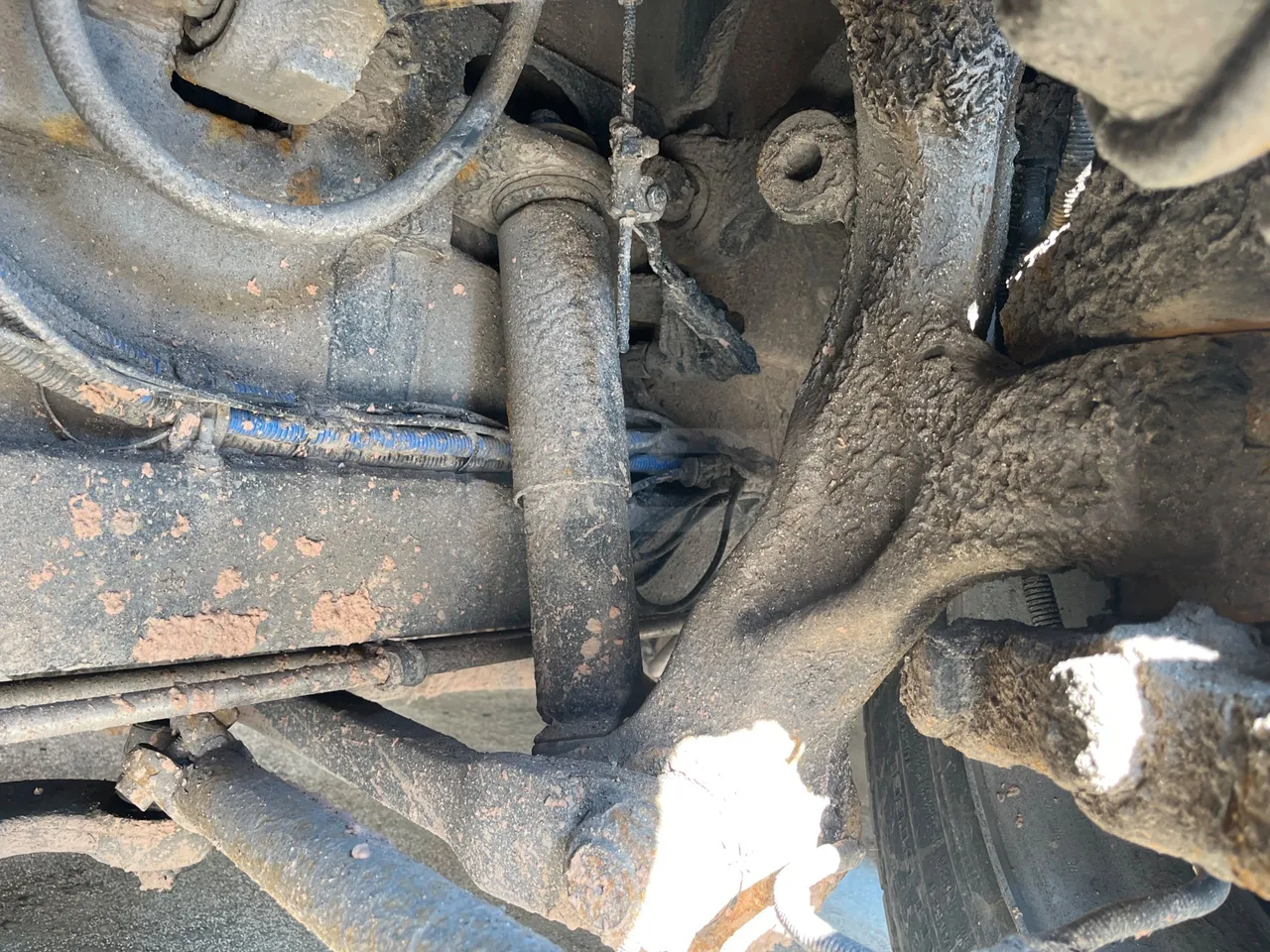 Solaris Urbino 12 - Euro6 - 240kW - 12mt - front shock absorbers left