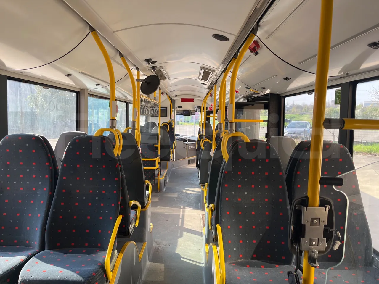 Solaris Urbino 12 - Euro6 - 240kW - 12mt - forward view middle aisle