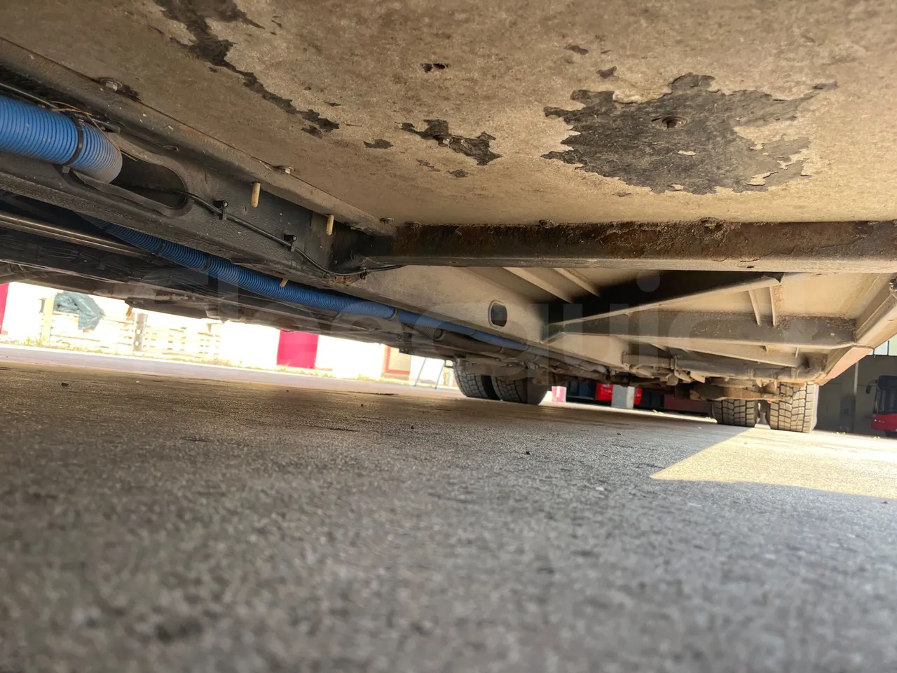 Solaris Urbino 12 - Euro6 - 240kW - 12mt - central undercarriage photo