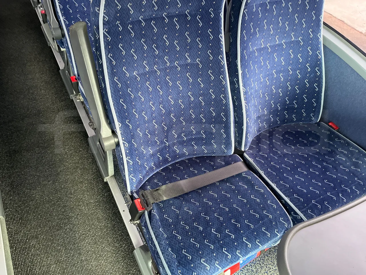 Mercedes-Benz Tourismo 15 RHD - Euro5 - 300kW - 12.140mt - central seat safety belt