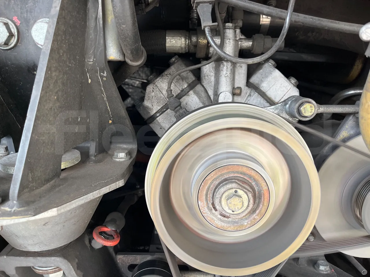 Mercedes-Benz Tourismo 15 RHD - Euro5 - 300kW - 12.140mt - air conditioning compressor