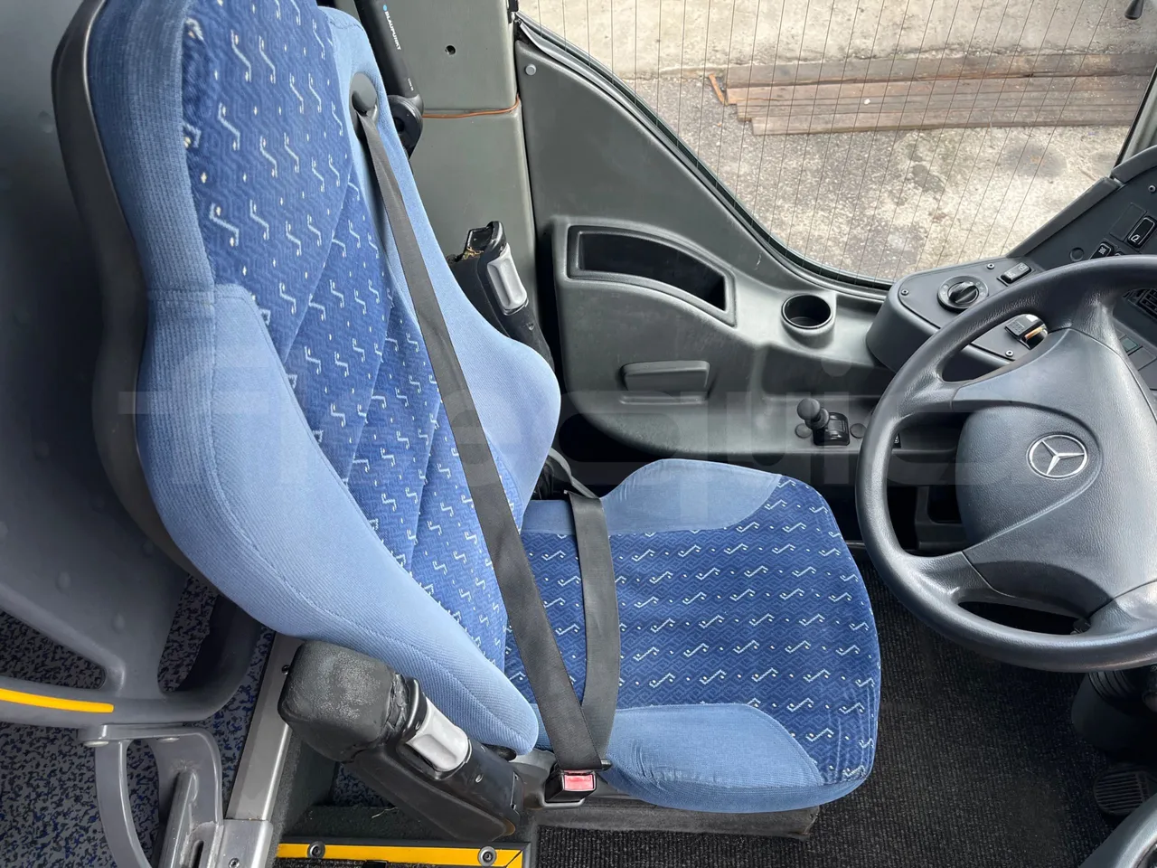 Mercedes-Benz Tourismo 15 RHD - Euro5 - 300kW - 12.140mt - driver's seat photo