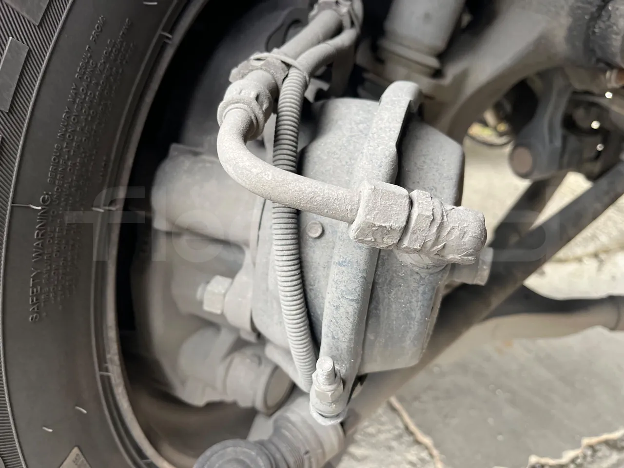 Mercedes-Benz Tourismo 15 RHD - Euro5 - 300kW - 12.140mt - front brake calipers right