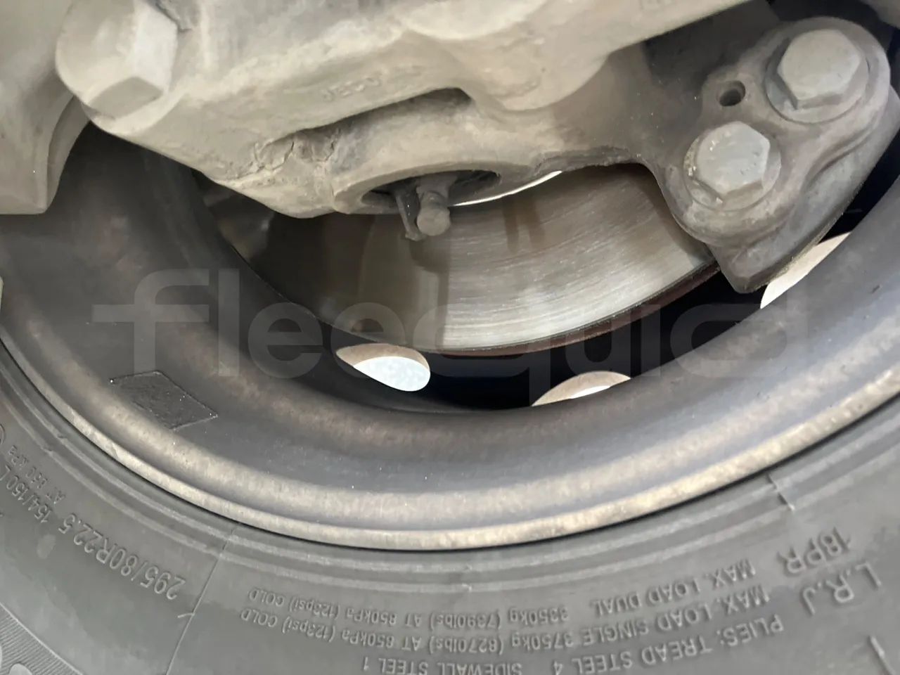 Mercedes-Benz Tourismo 15 RHD - Euro5 - 300kW - 12.140mt - front discs left