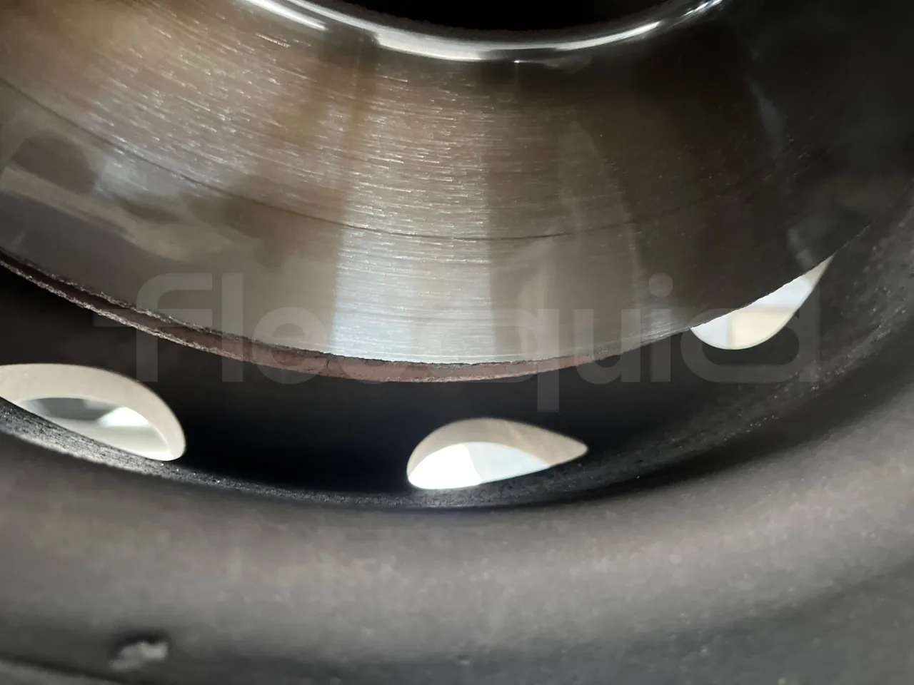 Mercedes-Benz Tourismo 15 RHD - Euro5 - 300kW - 12.140mt - front discs right