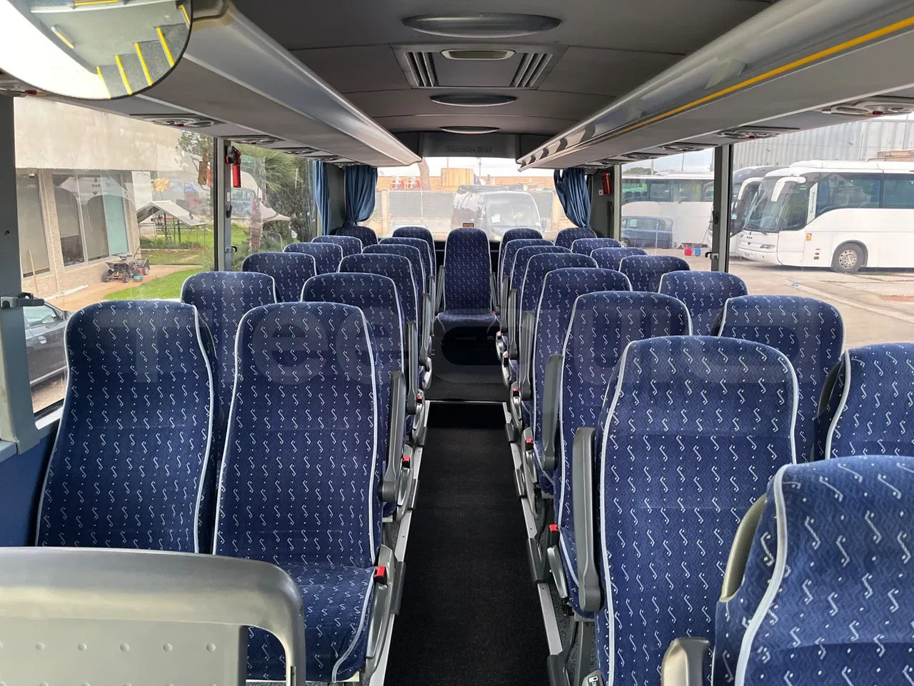 Mercedes-Benz Tourismo 15 RHD - Euro5 - 300kW - 12.140mt - reverse view middle aisle