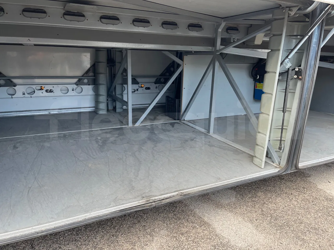 Mercedes-Benz Tourismo 15 RHD - Euro5 - 300kW - 12.140mt - internal frame rust check