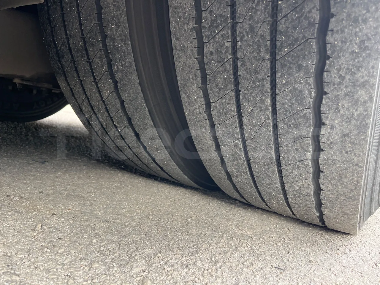 Mercedes-Benz Tourismo 15 RHD - Euro5 - 300kW - 12.140mt - tread condition front tires left