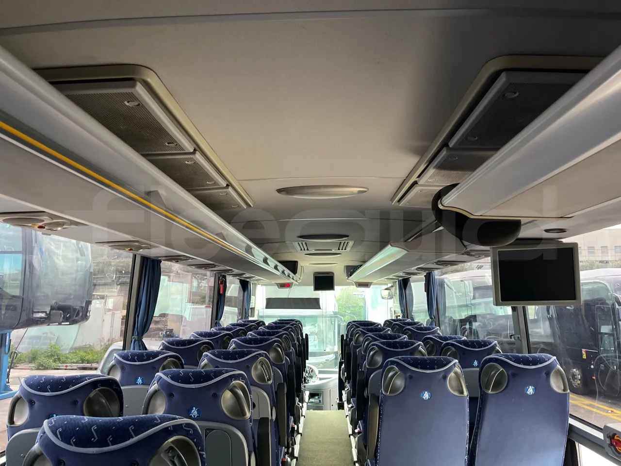 Mercedes-Benz Tourismo 15 RHD - Euro5 - 300kW - 12.140mt - overhead compartments photo