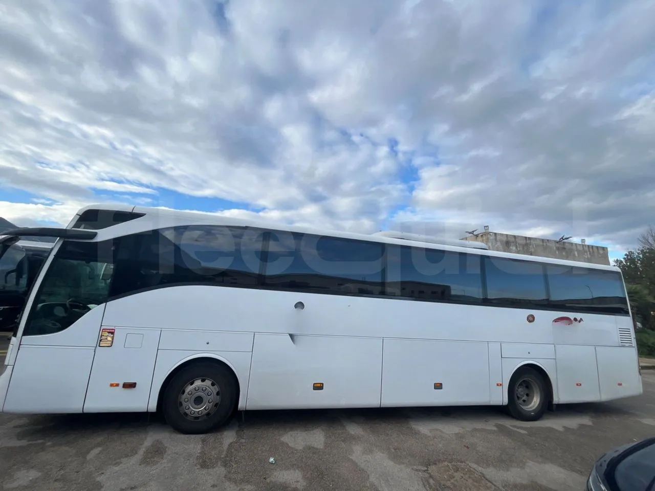 Mercedes-Benz Tourismo 15 RHD - Euro5 - 300kW - 12.140mt - left side photo