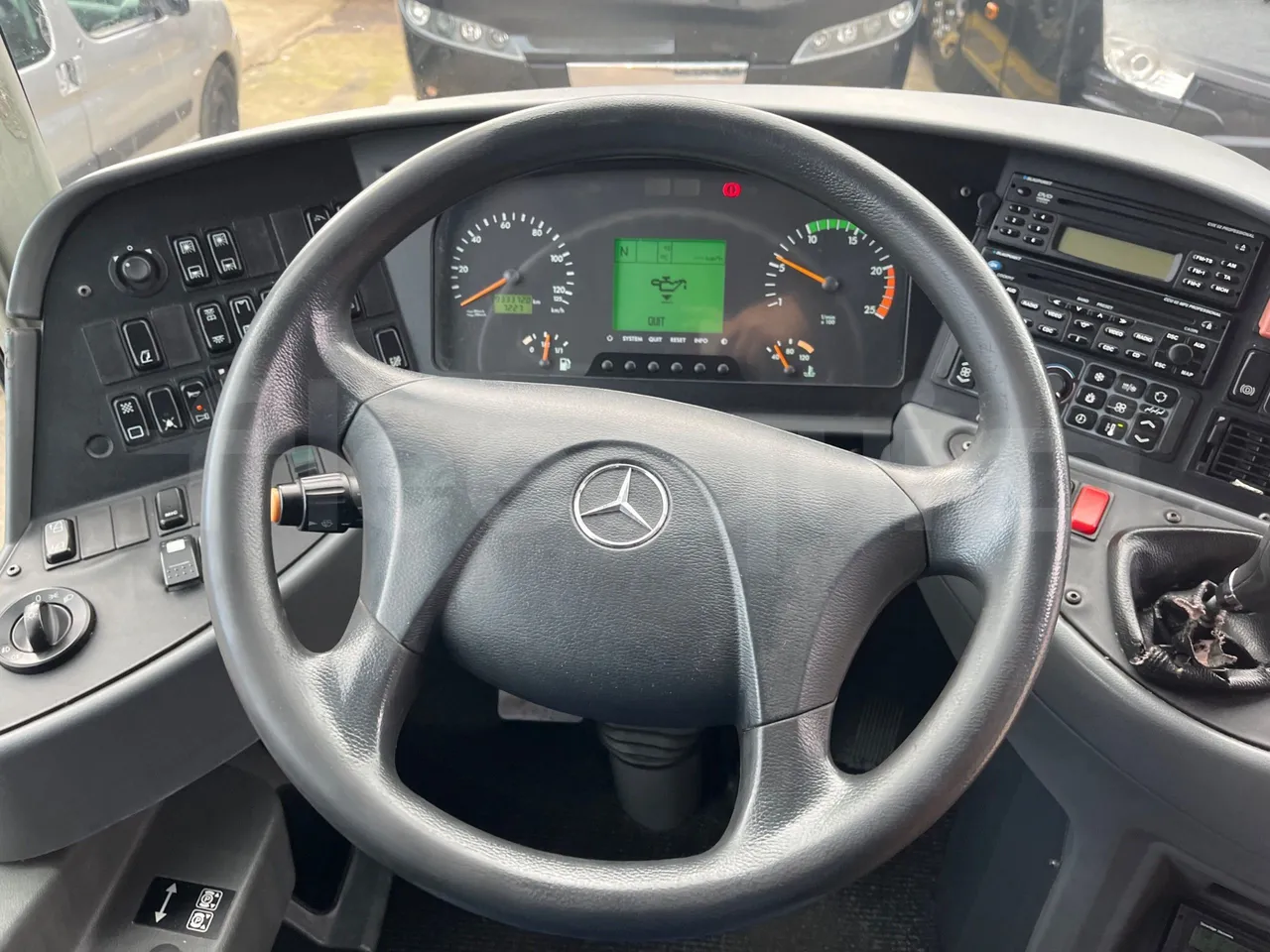 Mercedes-Benz Tourismo 15 RHD - Euro5 - 300kW - 12.140mt - steering wheel photo