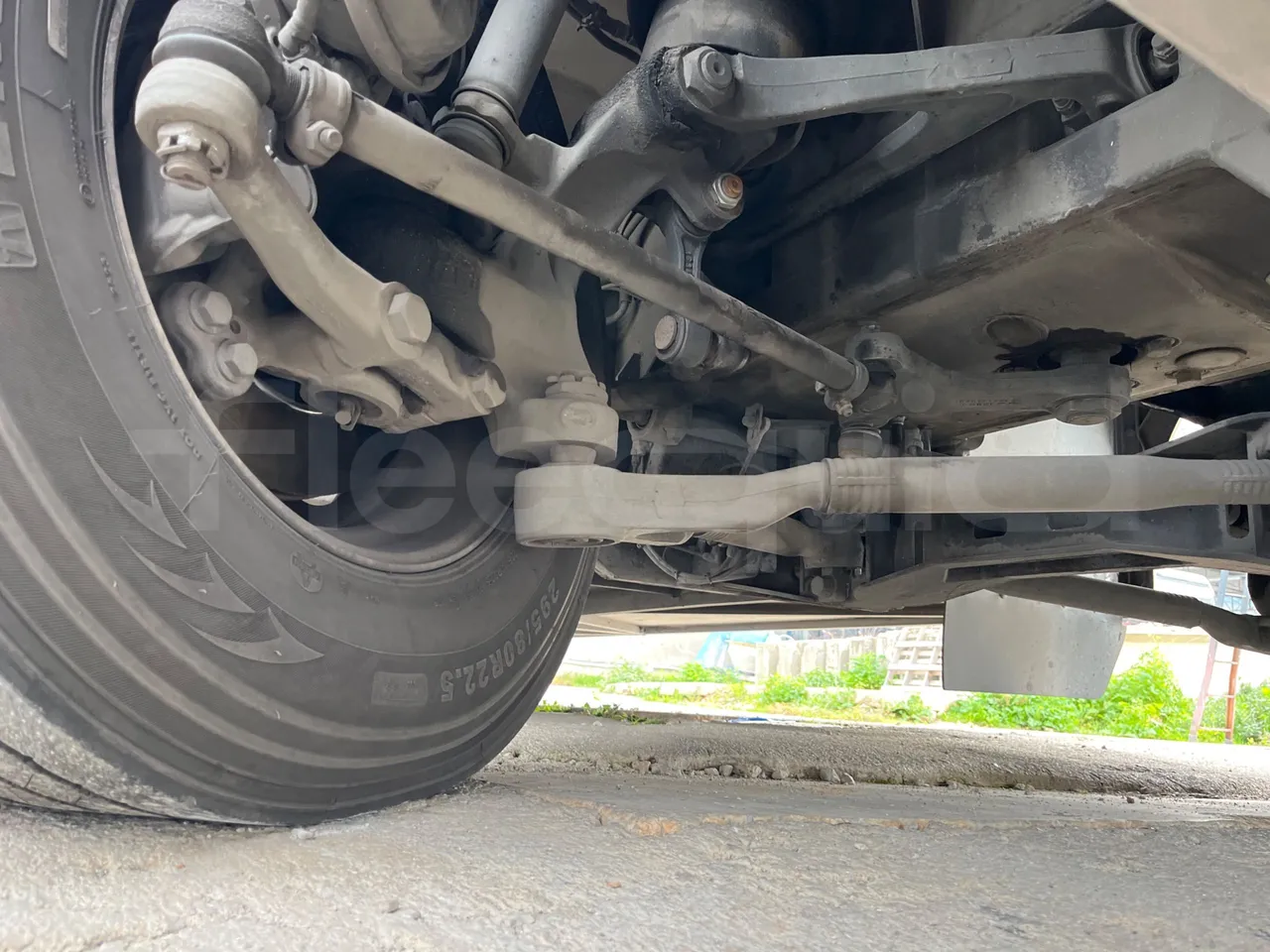 Mercedes-Benz Tourismo 15 RHD - Euro5 - 300kW - 12.140mt - front axle right side