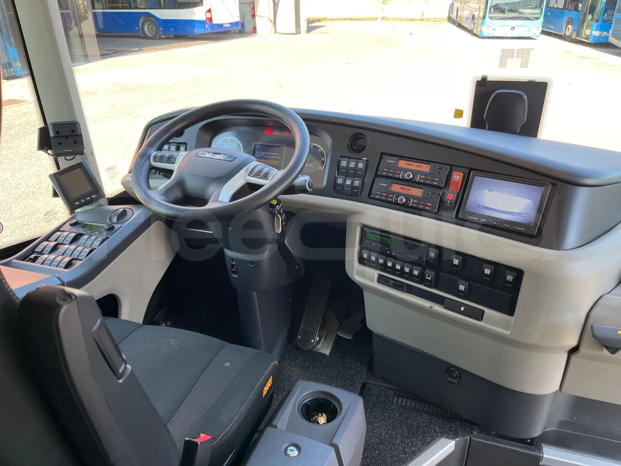 Vdl Futura FDD2 - EUR6 - 390kW - 14.145m - buttons panels on