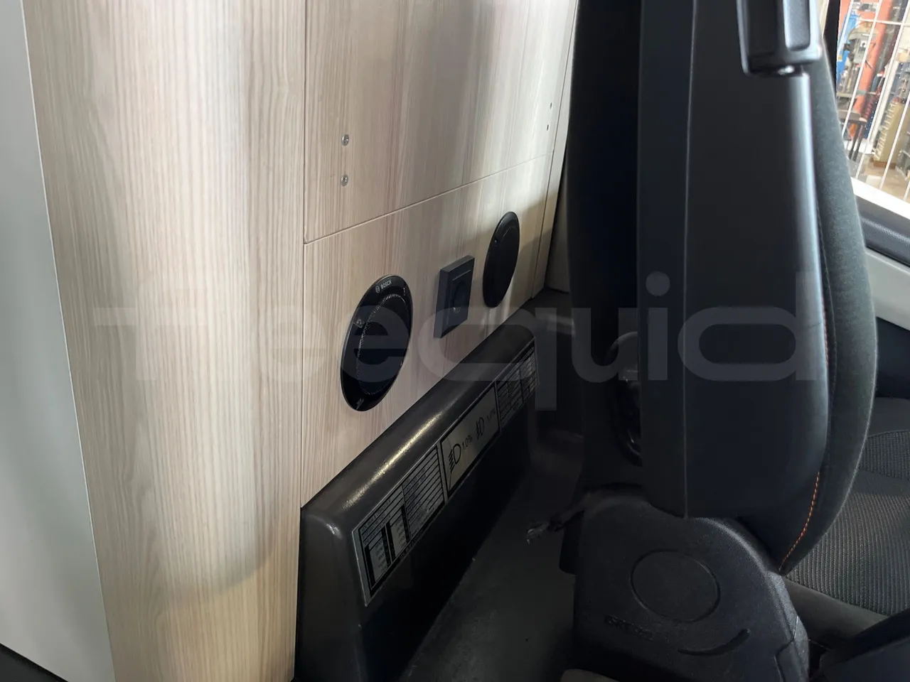 Vdl Futura FDD2 - EUR6 - 390kW - 14.145m - usb charging detail