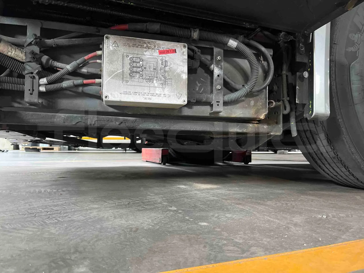 Vdl Futura FDD2 - EUR6 - 390kW - 14.145m - external compartments photo