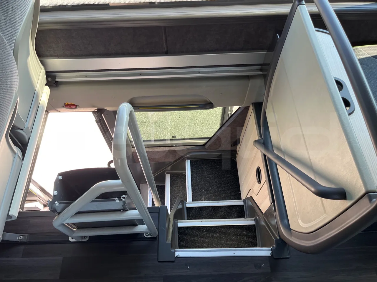 Vdl Futura FDD2 - EUR6 - 390kW - 14.145m - floor hatches photo