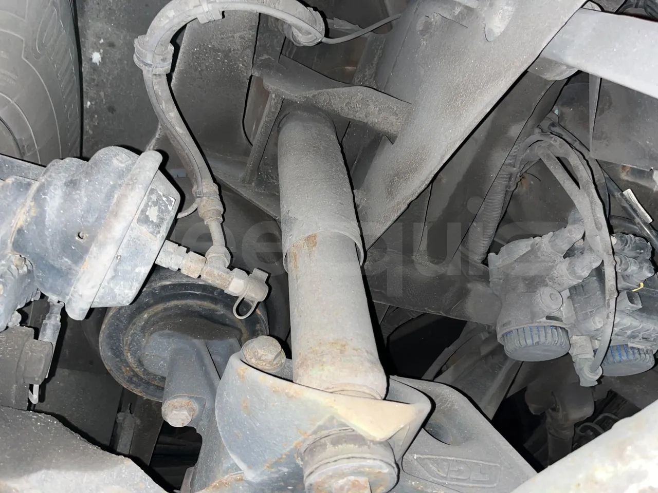 Vdl Futura FDD2 - EUR6 - 390kW - 14.145m - axel 3 shock absorbers 1 left