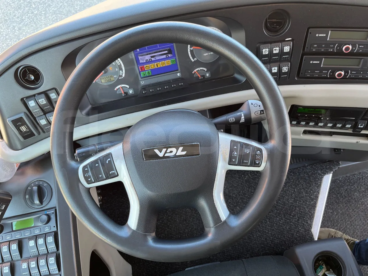 Vdl Futura FDD2 - EUR6 - 390kW - 14.145m - steering wheel photo