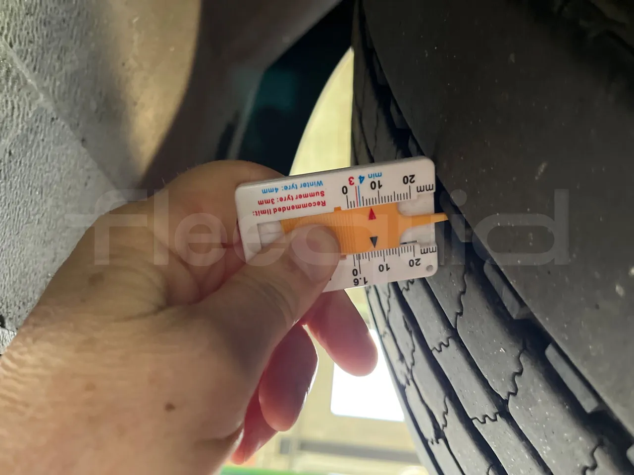 Vdl Futura FDD2 - EUR6 - 390kW - 14.145m - rear left tire photo