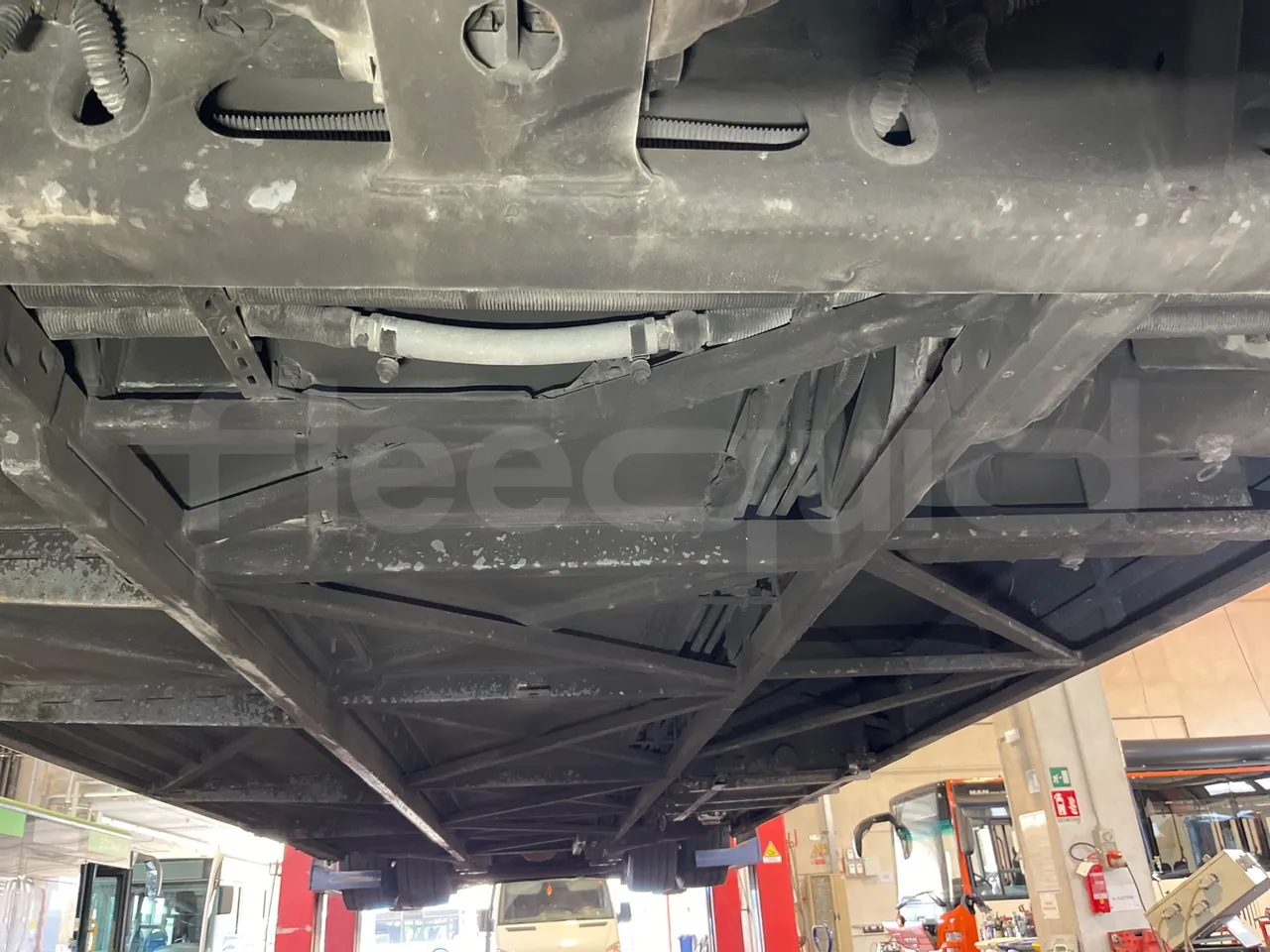 Vdl Futura FDD2 - EUR6 - 390kW - 14.145m - central undercarriage photo