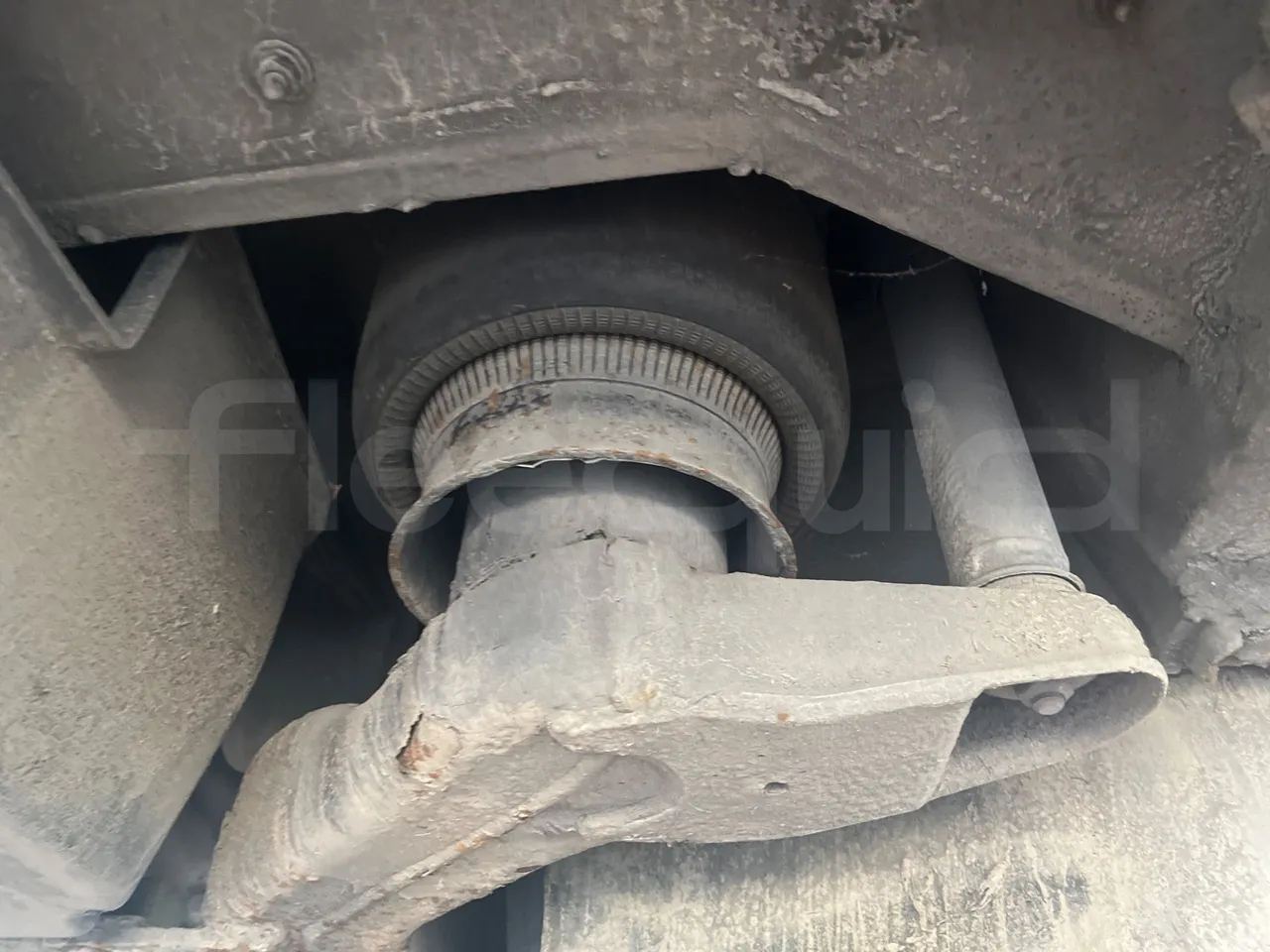 Mercedes-Benz Integro E5 4 - Euro5 - 220kW - 12.140mt - axle 2 discs left