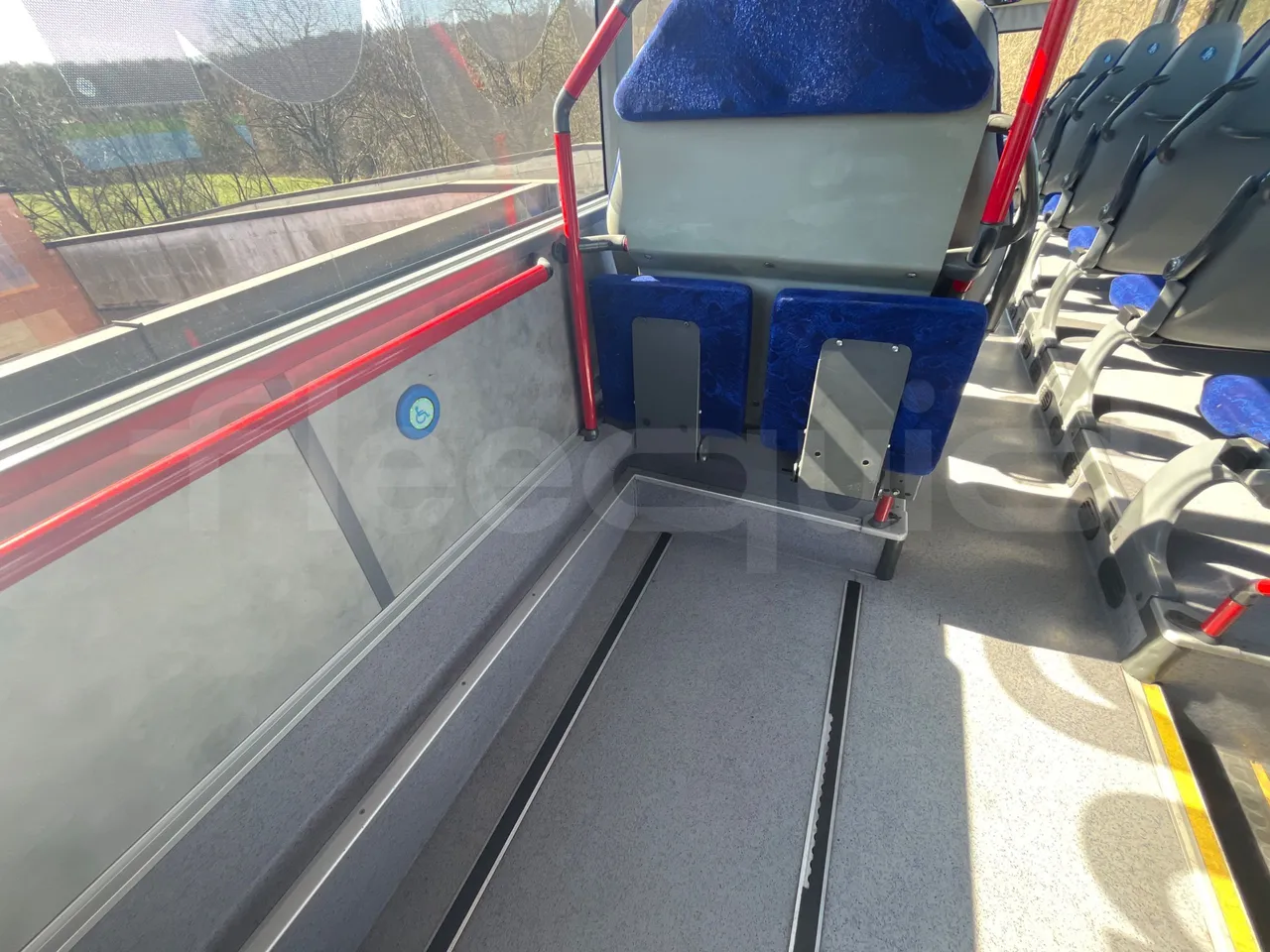 Mercedes-Benz Integro E5 4 - Euro5 - 220kW - 12.140mt - folding seat photo