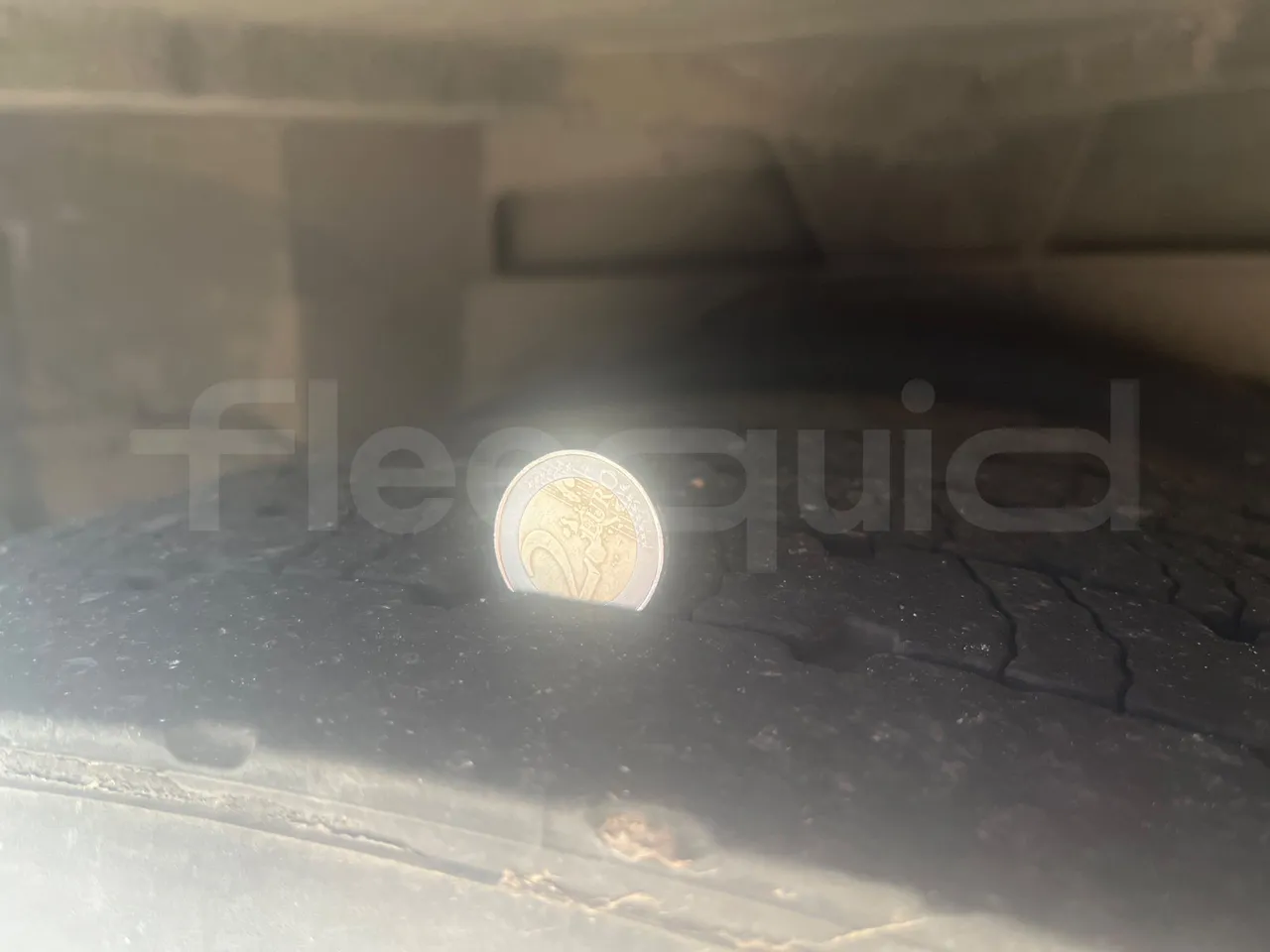 Mercedes-Benz Integro E5 4 - Euro5 - 220kW - 12.140mt - rear left tire photo