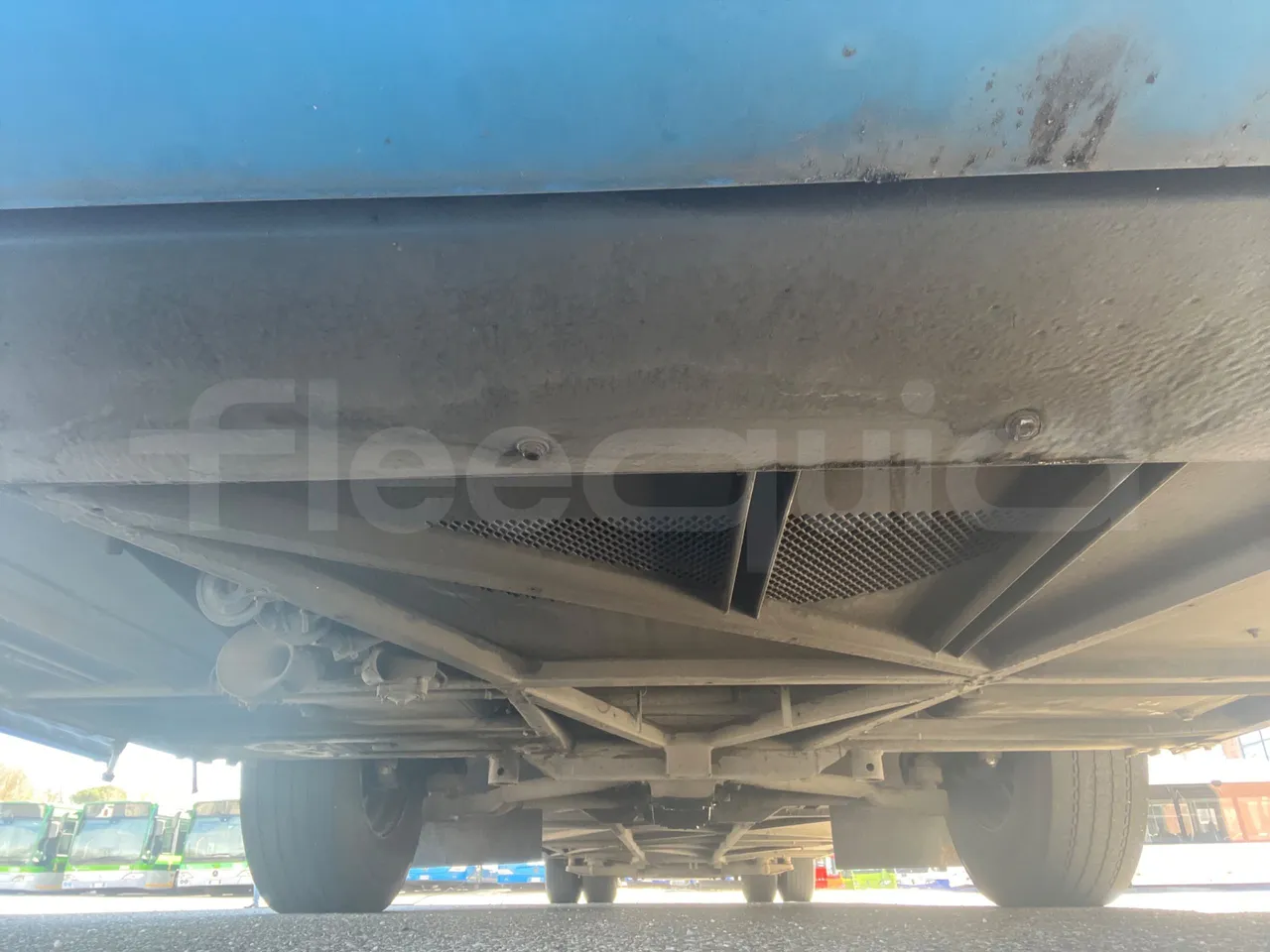 Mercedes-Benz Integro E5 4 - Euro5 - 220kW - 12.140mt - front axle left side