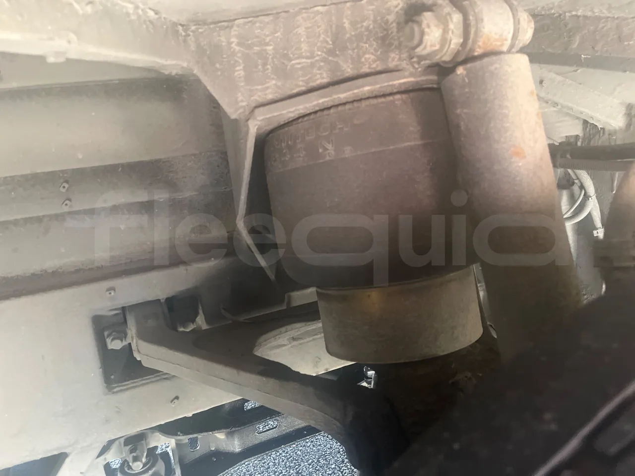 Mercedes-Benz Integro E5 4 - Euro5 - 220kW - 12.140mt - central undercarriage photo