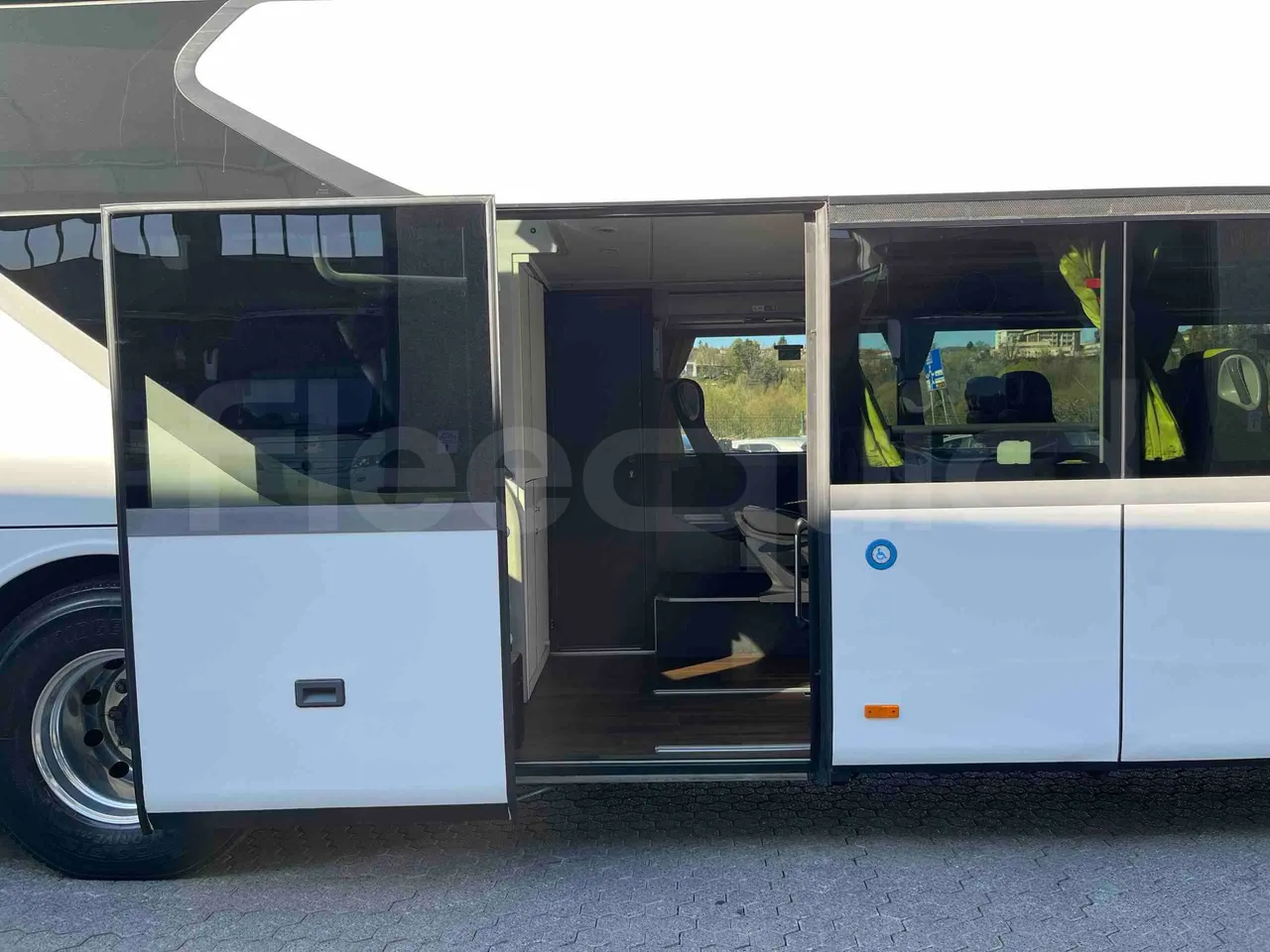 Setra S531 DT - Euro6 - 375kW - 14mt - front door 3 open