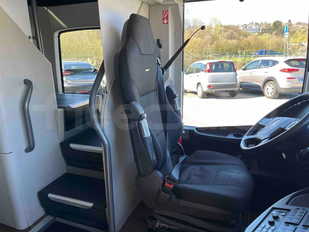 Setra S531 DT - Euro6 - 375kW - 14mt - driver's seat photo