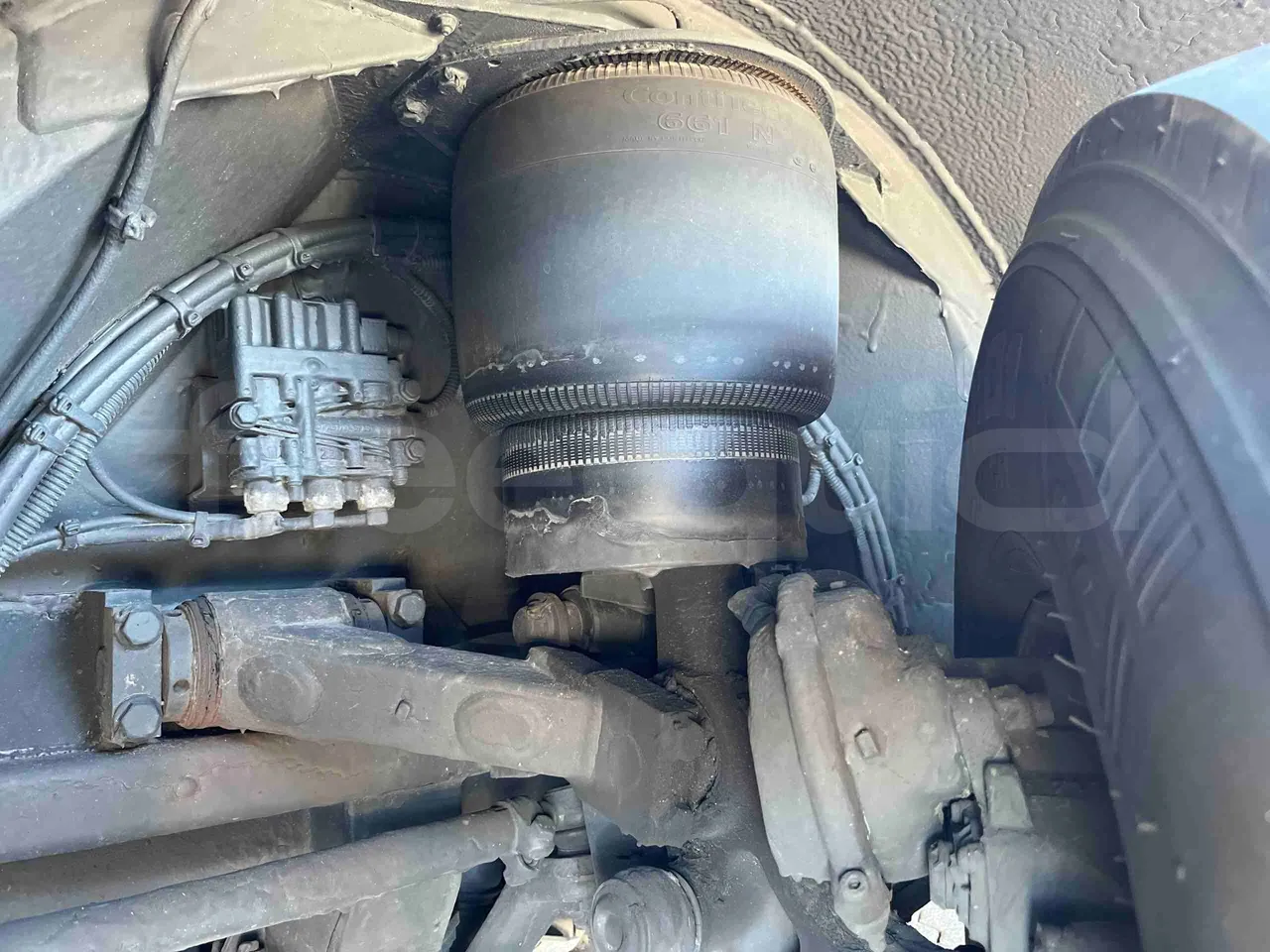 Setra S531 DT - Euro6 - 375kW - 14mt - front air springs left