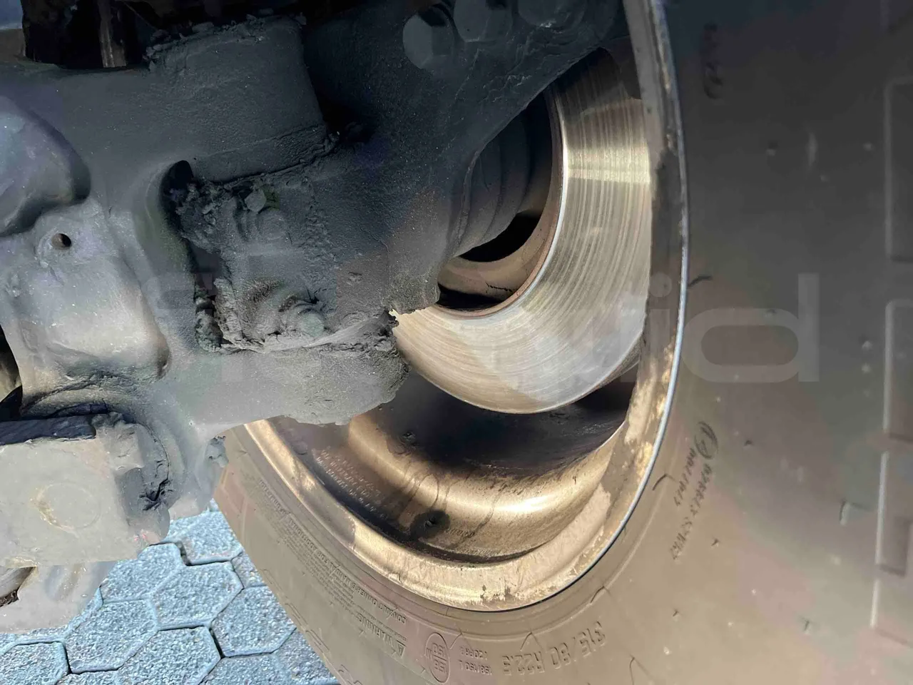 Setra S531 DT - Euro6 - 375kW - 14mt - front discs left