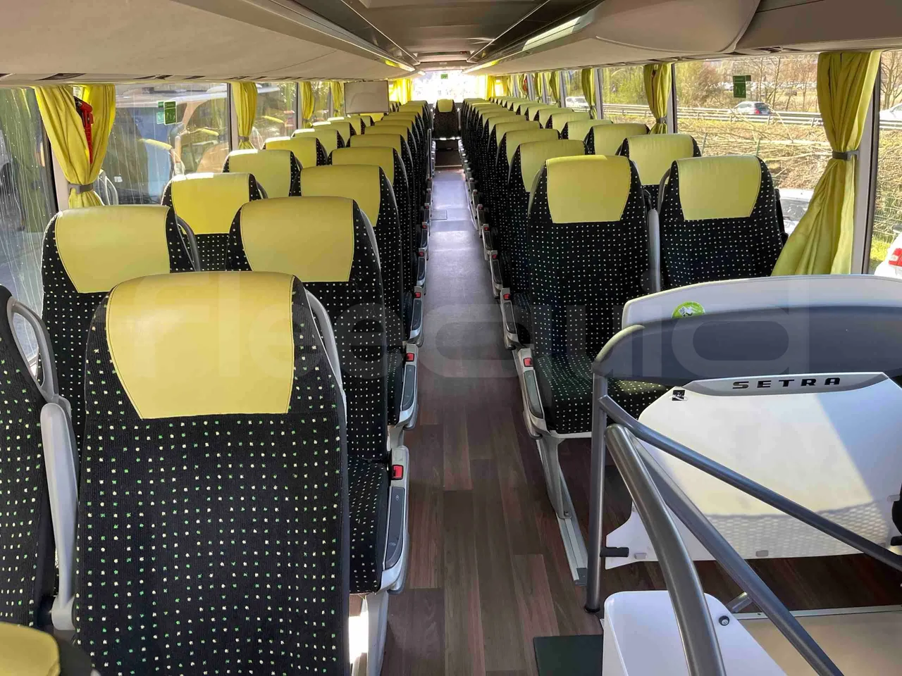 Setra S531 DT - Euro6 - 375kW - 14mt - reverse view middle aisle