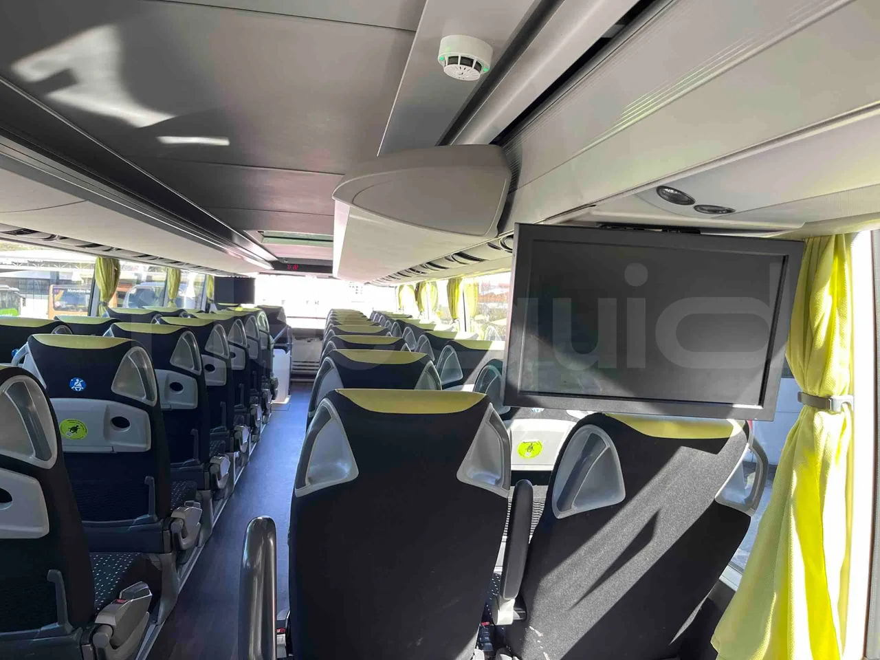 Setra S531 DT - Euro6 - 375kW - 14mt - monitor detail photo