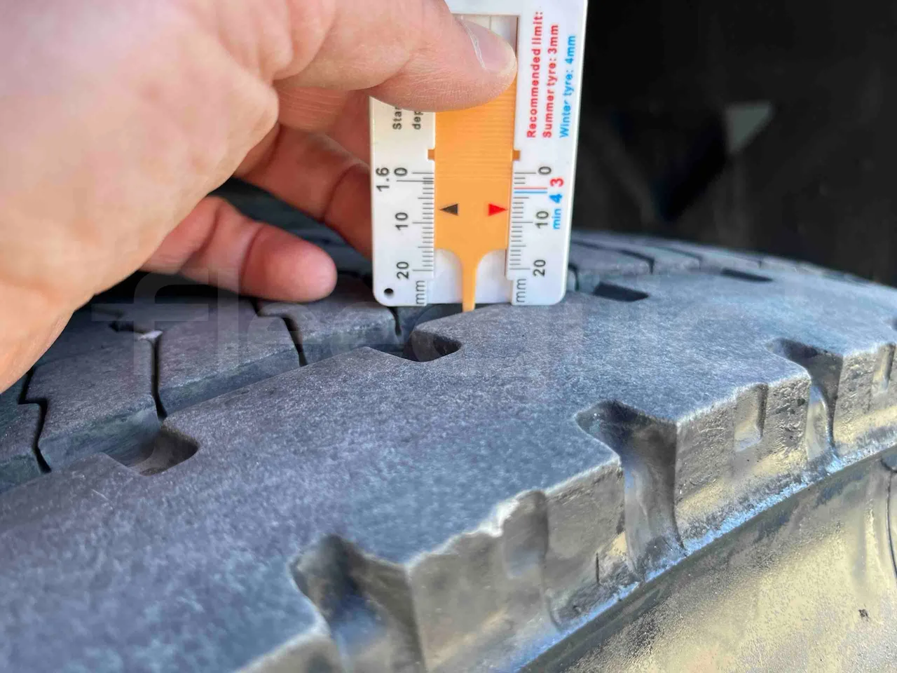 Setra S531 DT - Euro6 - 375kW - 14mt - tread condition front tires left