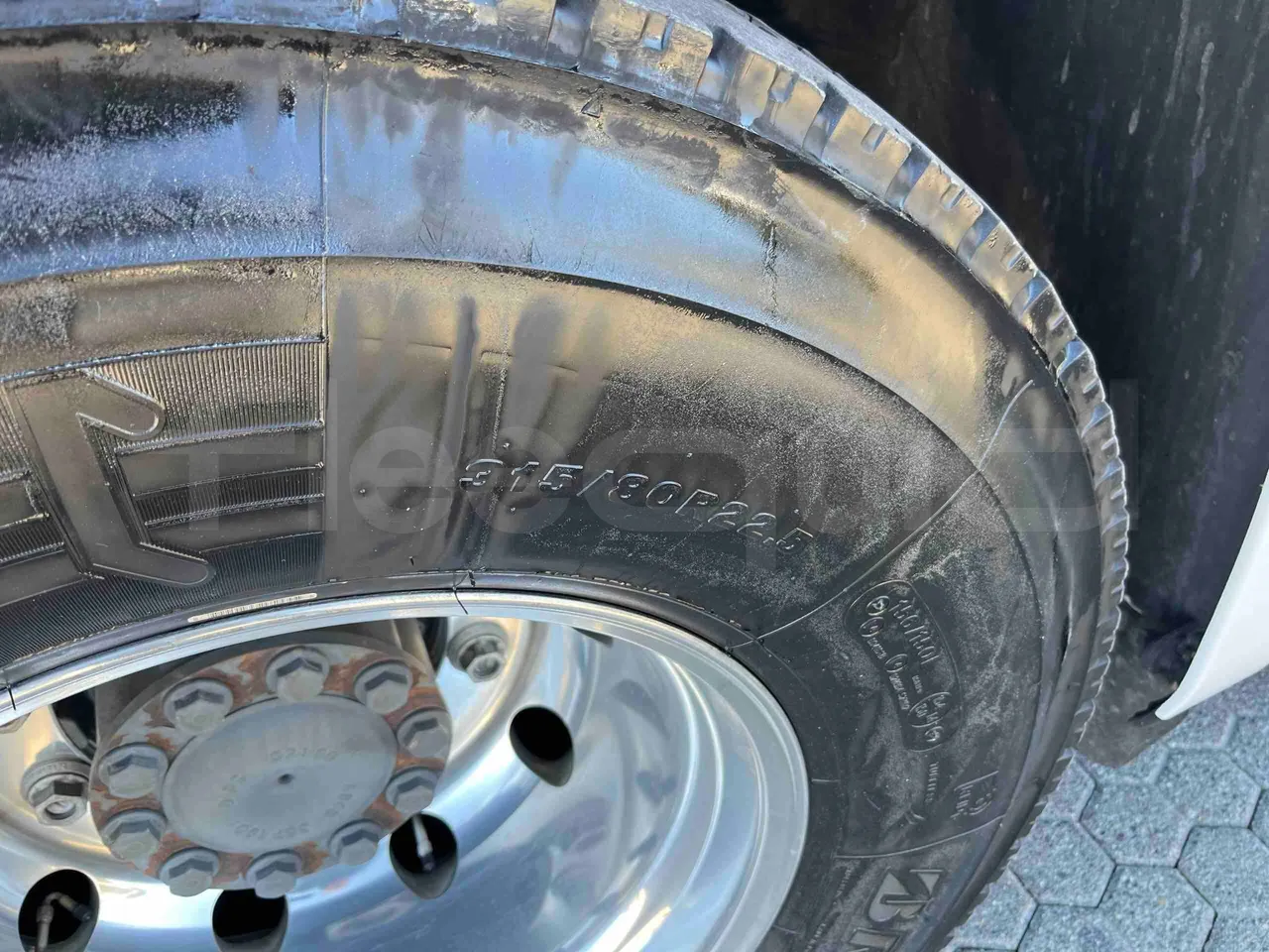 Setra S531 DT - Euro6 - 375kW - 14mt - tread condition front tires right