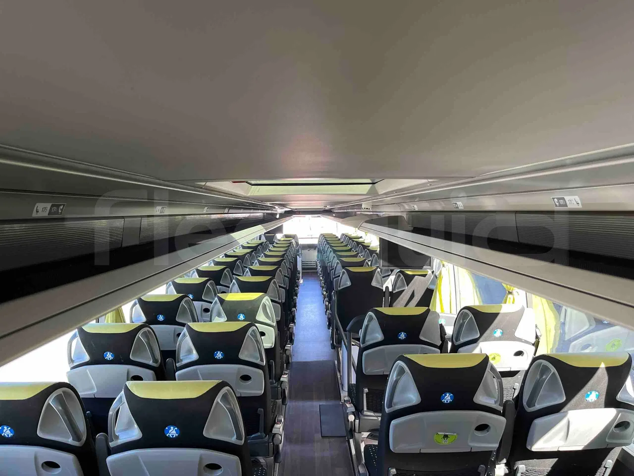 Setra S531 DT - Euro6 - 375kW - 14mt - overhead compartments photo