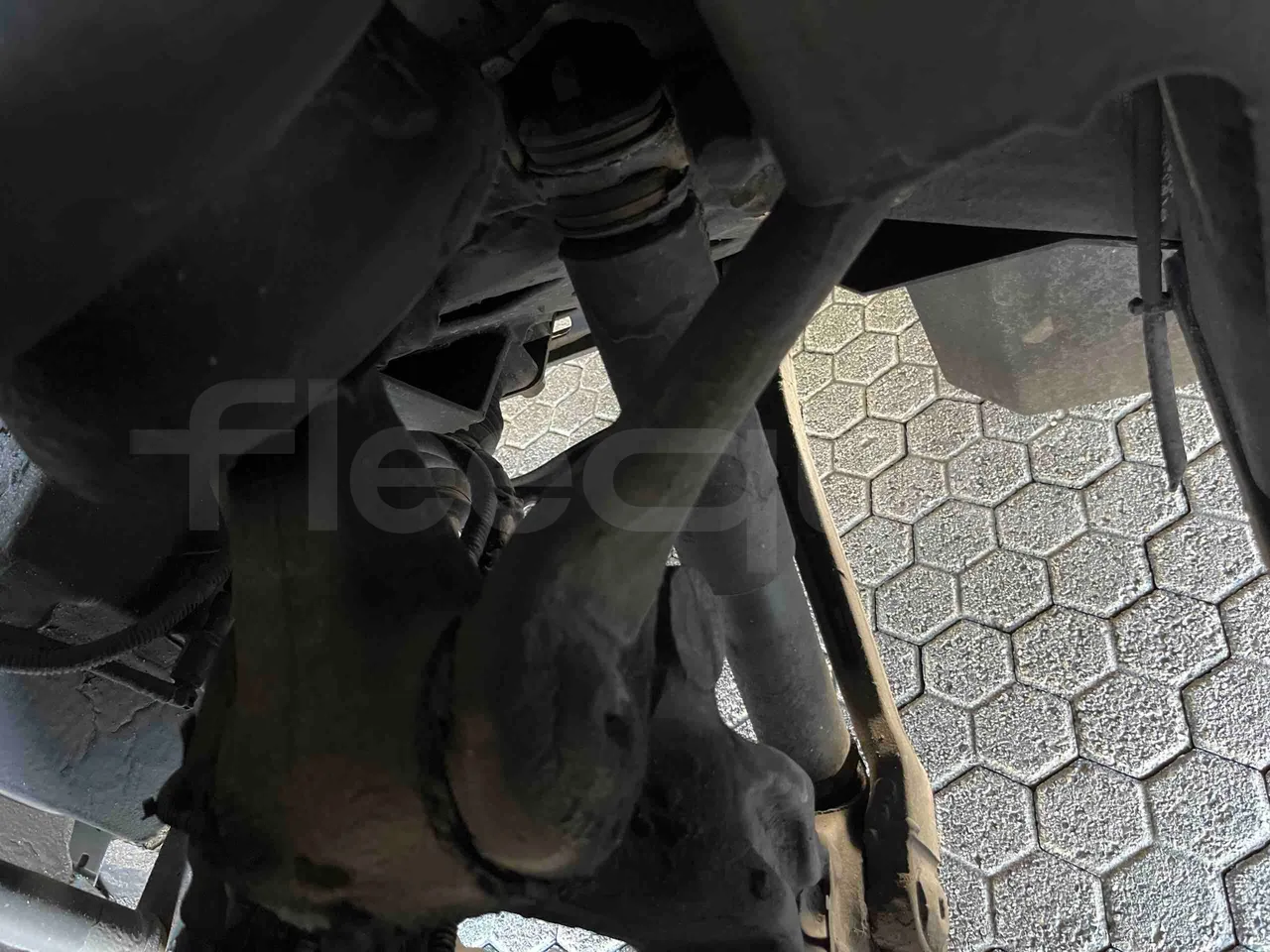 Setra S531 DT - Euro6 - 375kW - 14mt - axel 3 shock absorbers 2 left