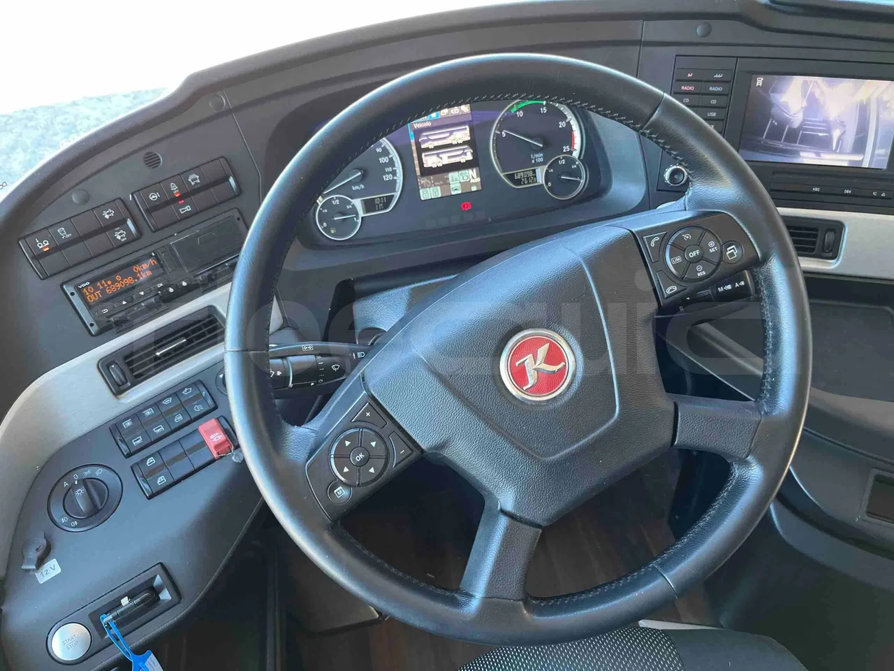 Setra S531 DT - Euro6 - 375kW - 14mt - steering wheel photo