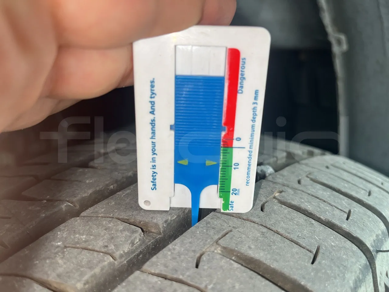 Iveco Daily - First Axle Left Side: Tyre Thickness