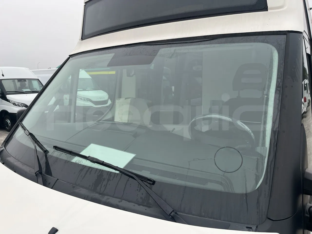 Iveco Daily - Windscreen From Left Side