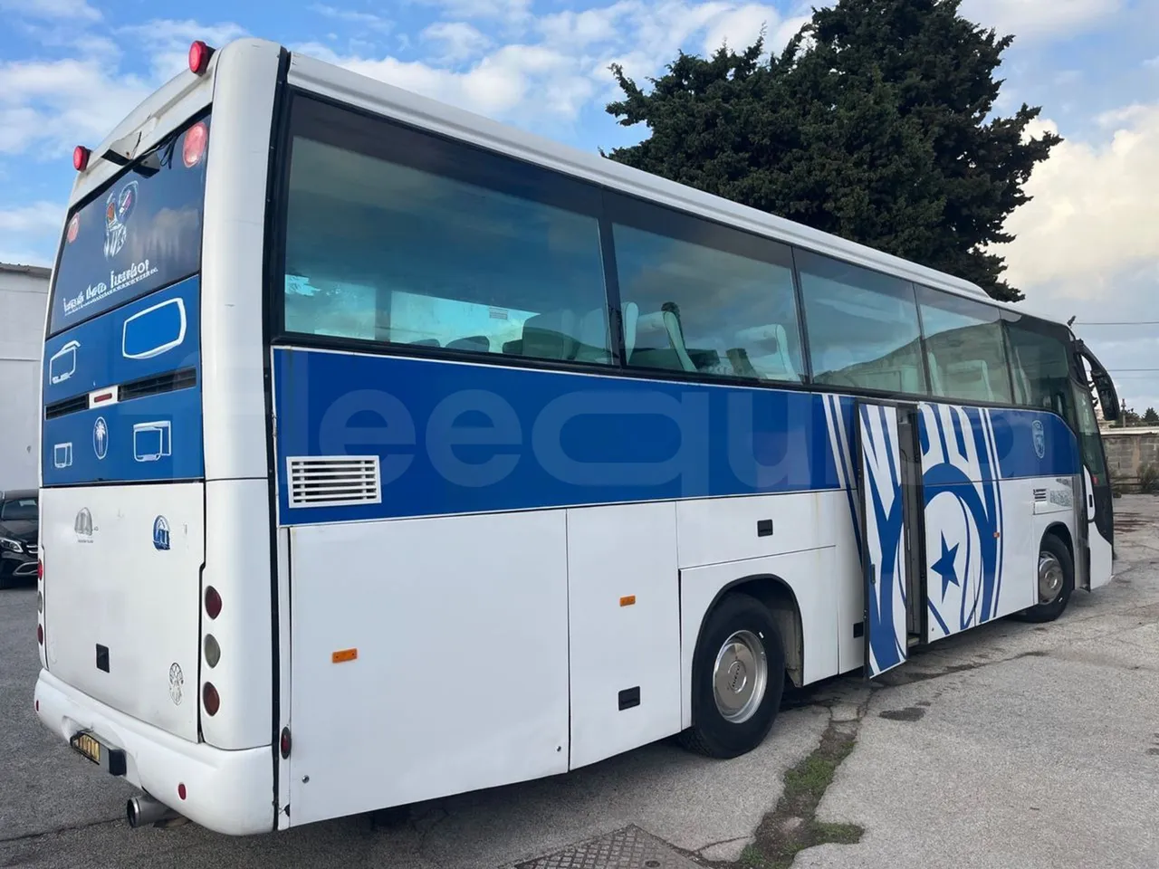 Iveco Irisbus Italia 391E.12.38 - Euro2 - 276Kw - 12MT - 3/4 right rear doors open