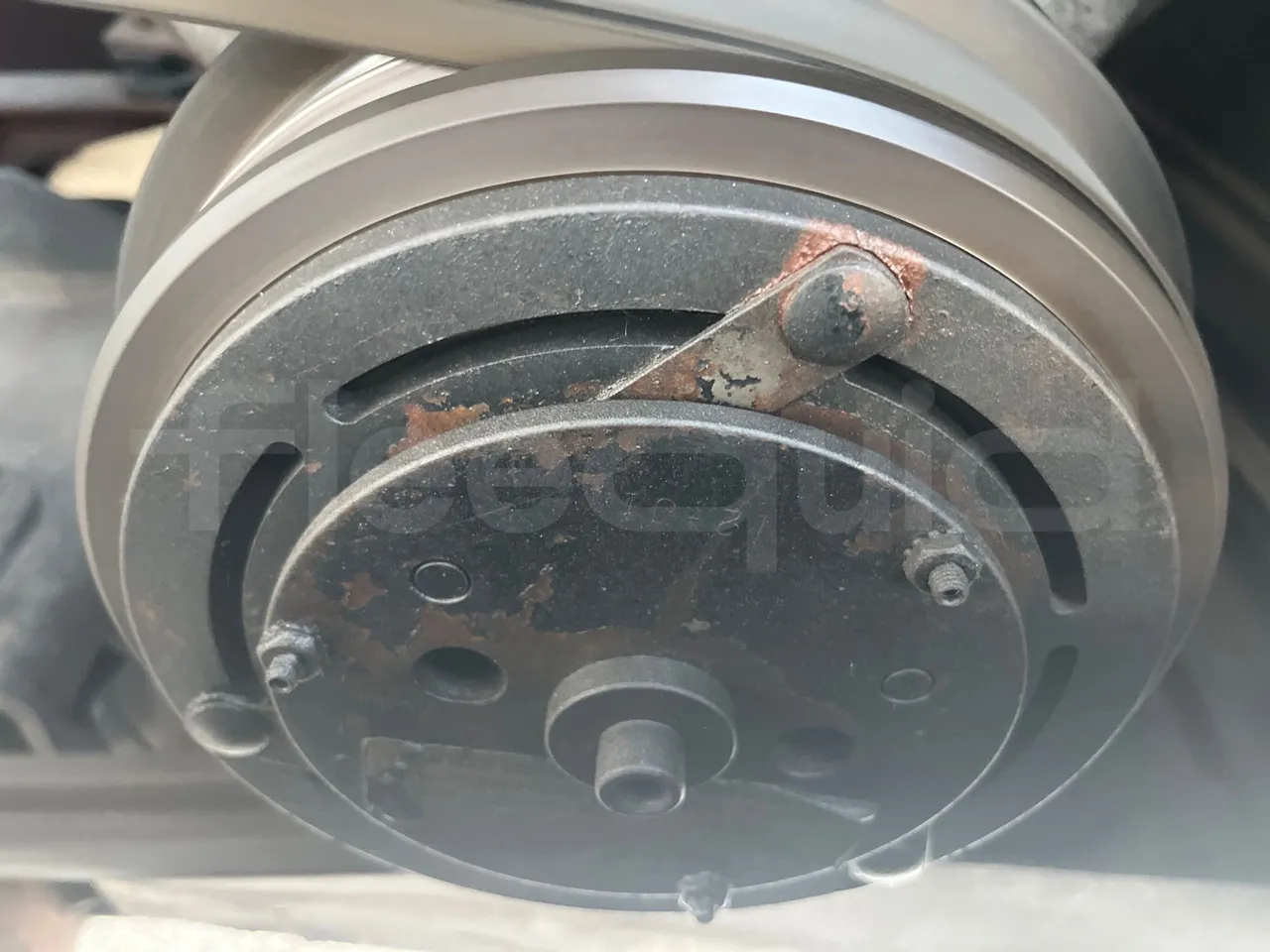 Iveco Irisbus Italia 391E.12.38 - Euro2 - 276Kw - 12MT - air conditioning compressor