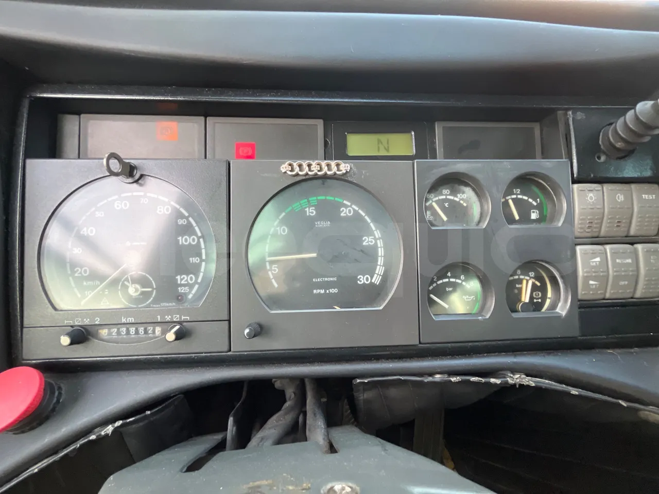 Iveco Irisbus Italia 391E.12.38 - Euro2 - 276Kw - 12MT - dashboard lights on