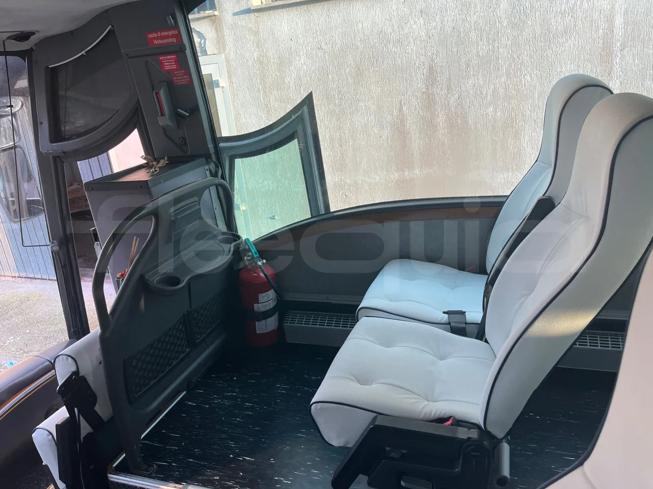 Iveco Irisbus Italia 391E.12.38 - Euro2 - 276Kw - 12MT - disabled area photo