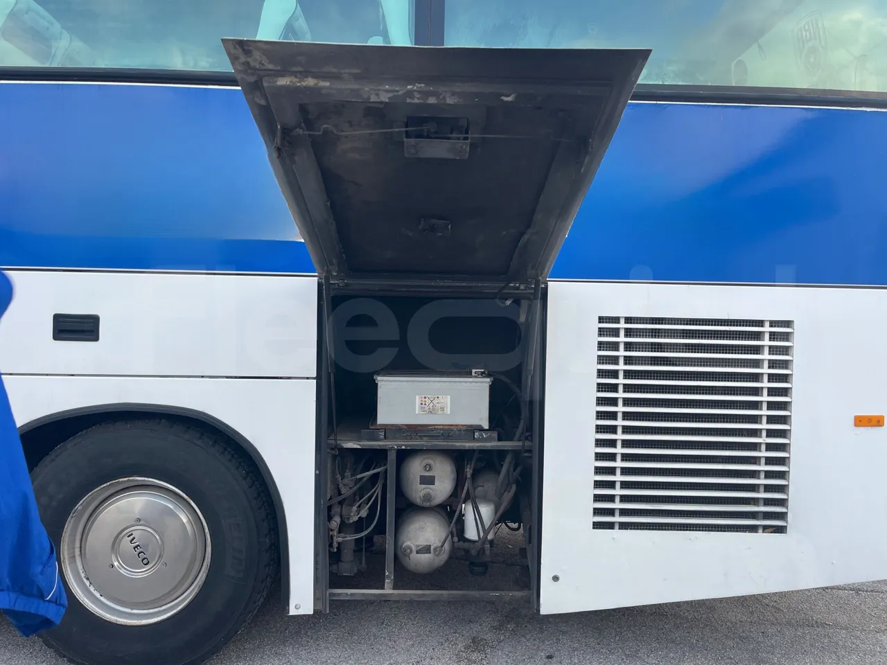 Iveco Irisbus Italia 391E.12.38 - Euro2 - 276Kw - 12MT - external compartments photo