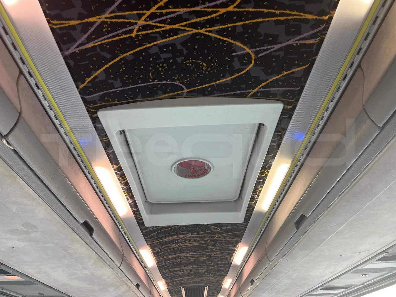 Iveco Irisbus Italia 391E.12.38 - Euro2 - 276Kw - 12MT - roof hatch 1