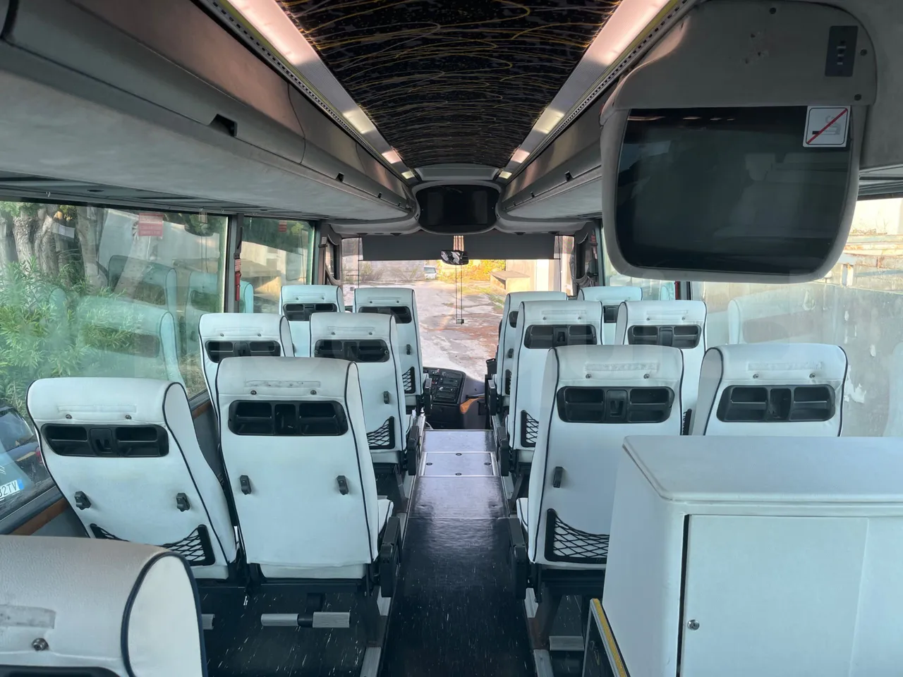 Iveco Irisbus Italia 391E.12.38 - Euro2 - 276Kw - 12MT - forward view all seats last row height